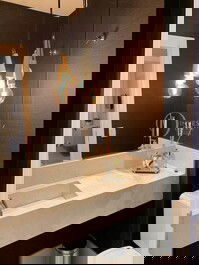 Propiedad frente a la playa en alquiler para 9 personas, 3 suites, 3 plazas de aparcamiento.