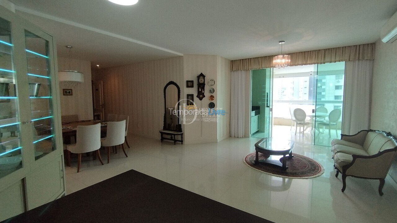 Apartment for vacation rental in Itapema (Meia Praia)