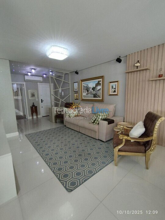 Apartamento para aluguel de temporada em Itapema (Meia Praia)