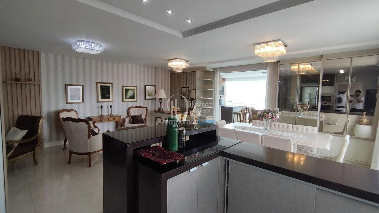 Apartamento para aluguel de temporada em Itapema (Meia Praia)