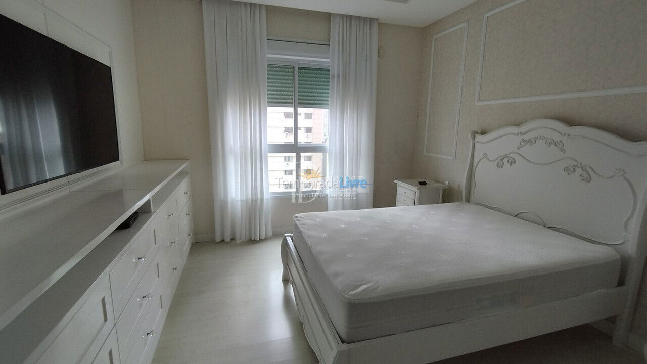 Apartment for vacation rental in Itapema (Meia Praia)