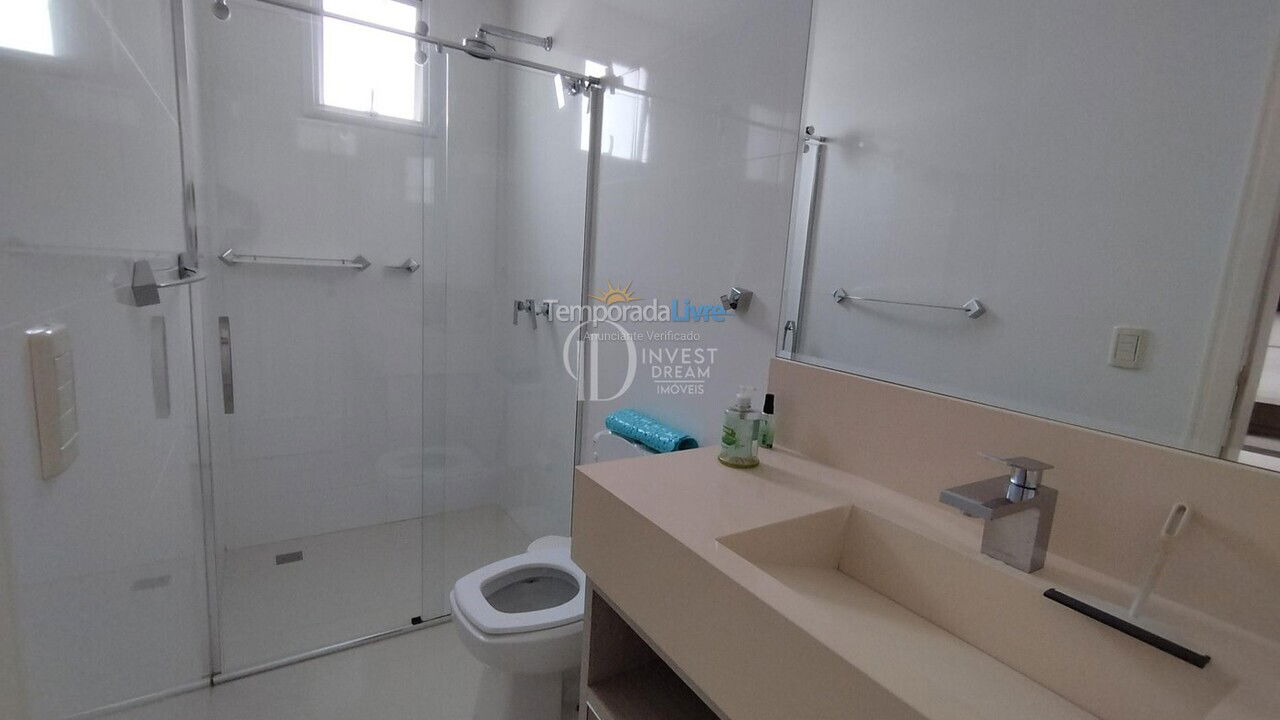 Apartamento para aluguel de temporada em Itapema (Meia Praia)