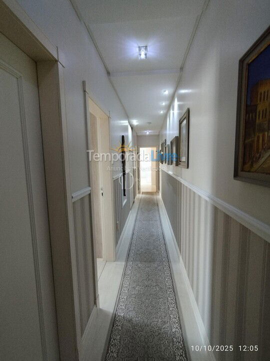 Apartamento para aluguel de temporada em Itapema (Meia Praia)