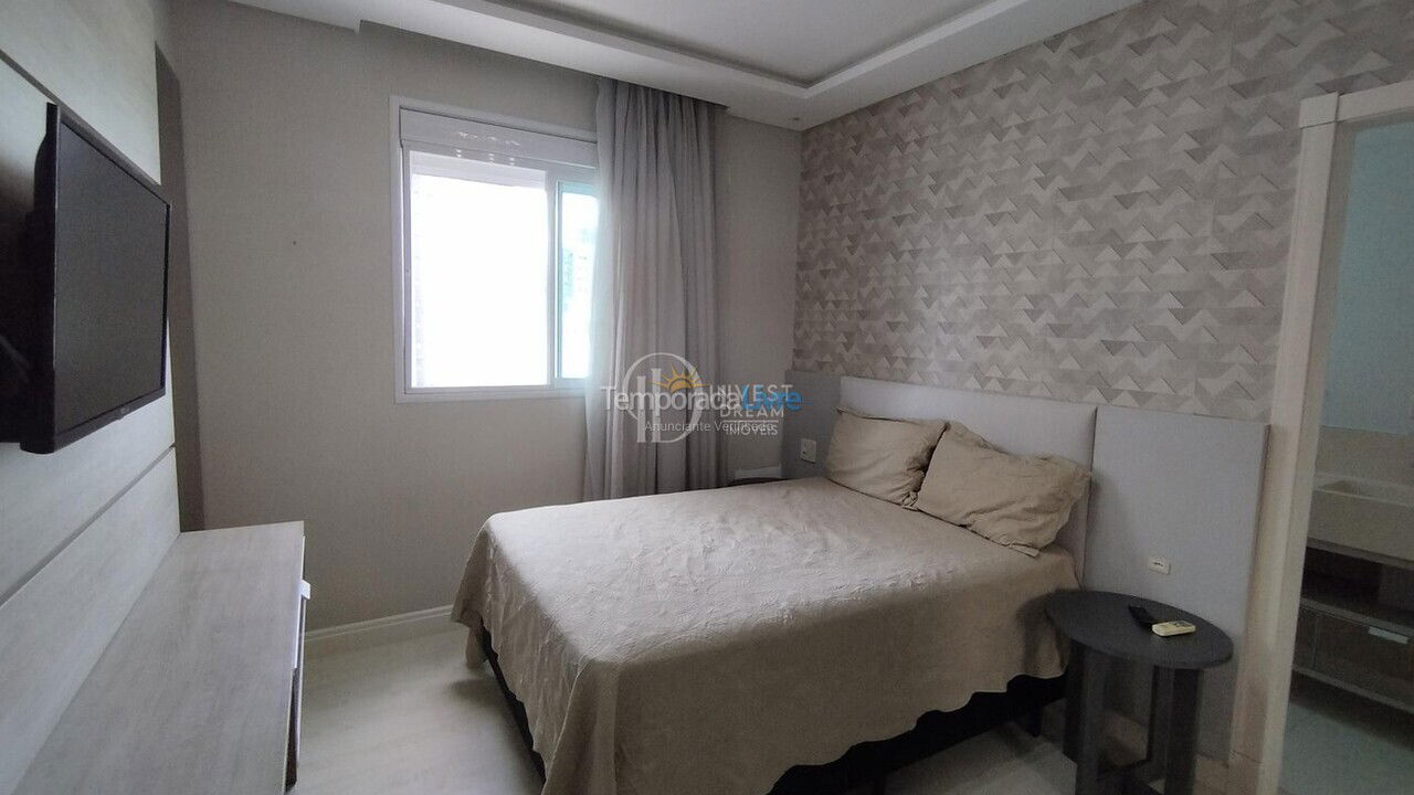 Apartamento para aluguel de temporada em Itapema (Meia Praia)