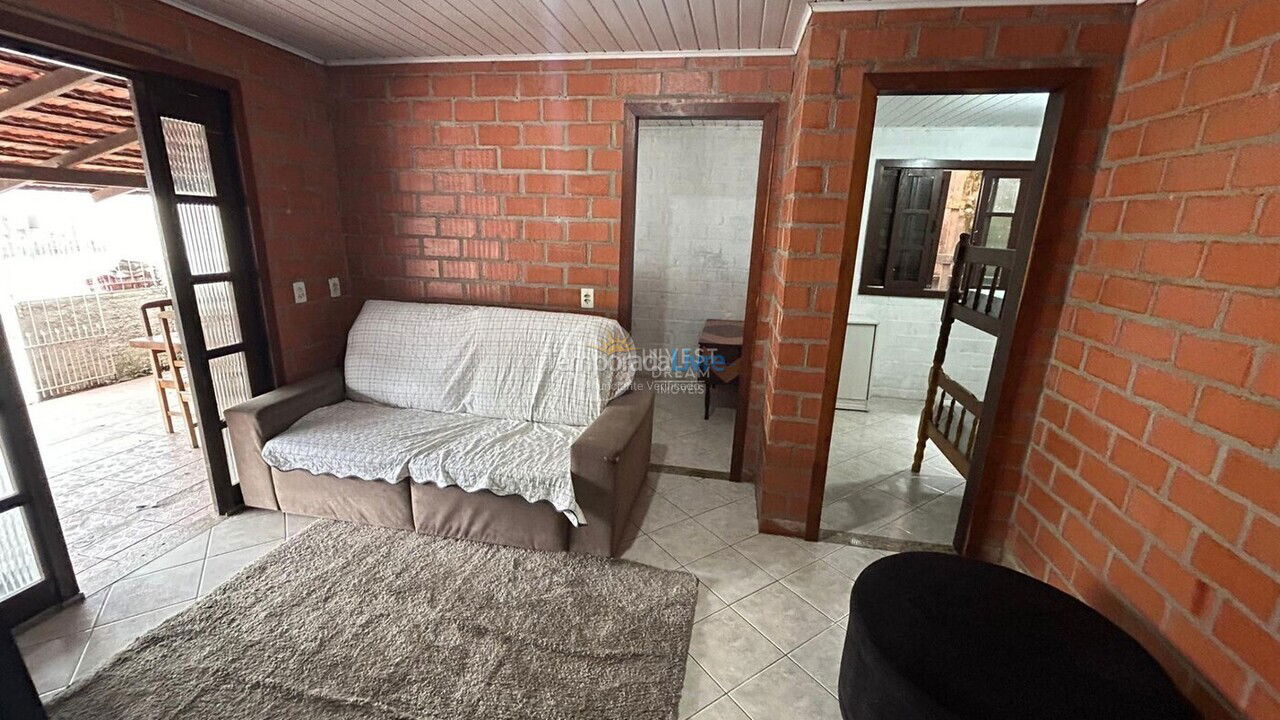 House for vacation rental in Itapema (Perequê)