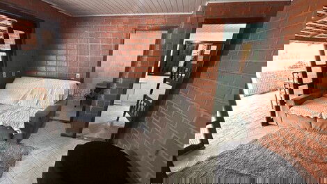 House in Perequê with 4 bedrooms