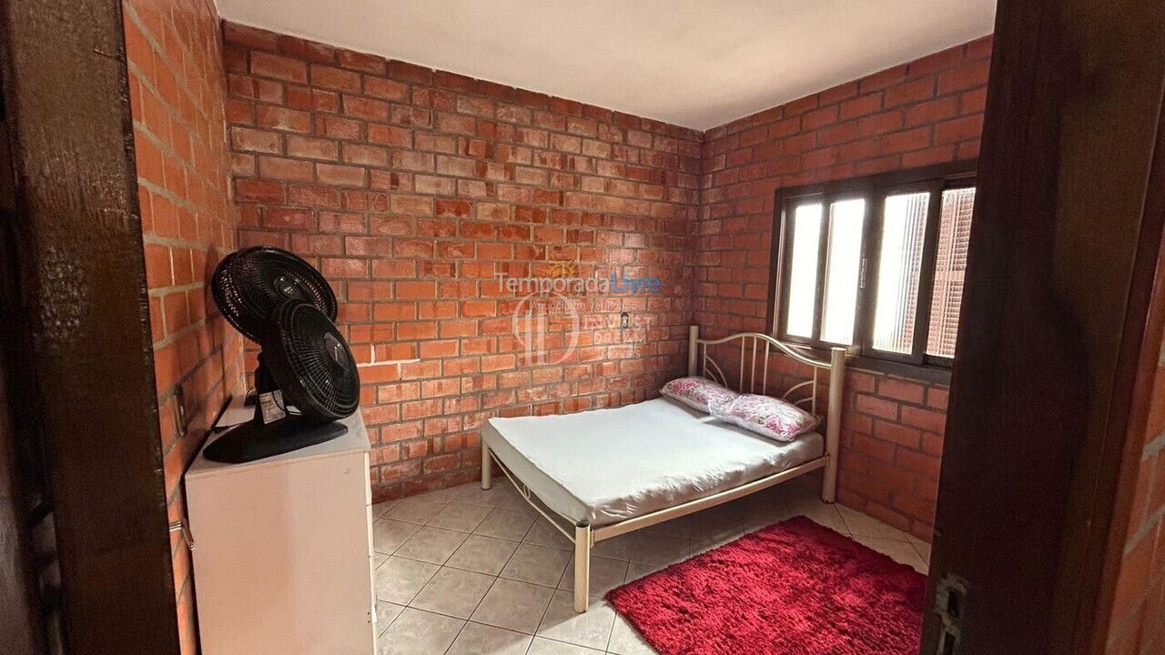 House for vacation rental in Itapema (Perequê)