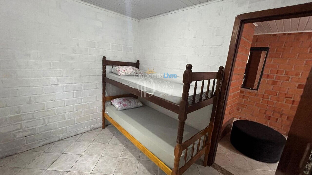 House for vacation rental in Itapema (Perequê)