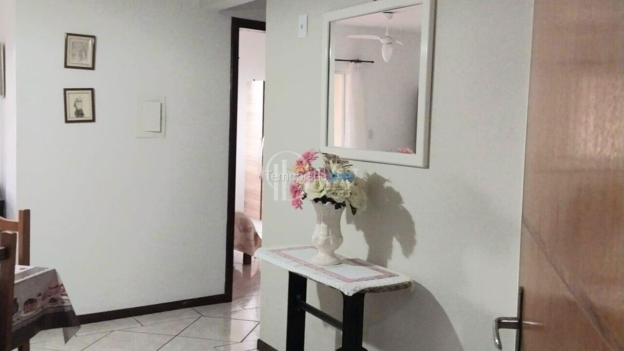 Apartamento para aluguel de temporada em Itapema (Meia Praia)