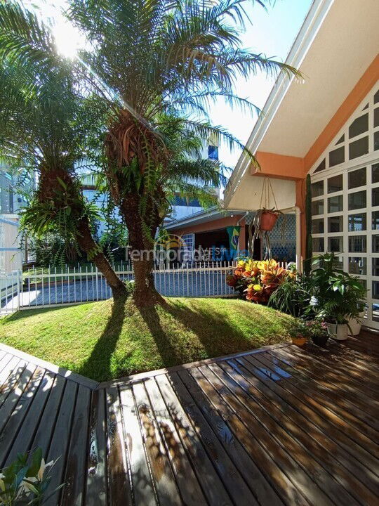 Casa para aluguel de temporada em 