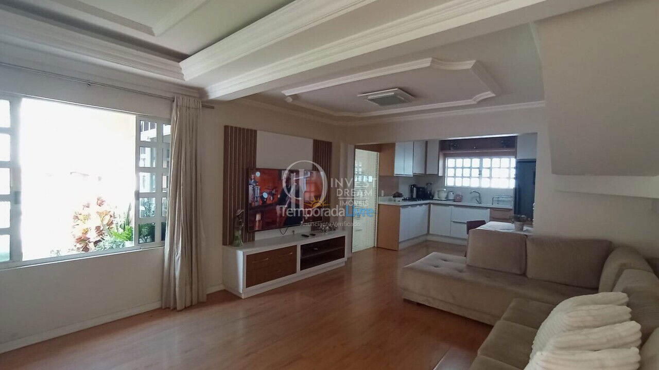 Casa para aluguel de temporada em 