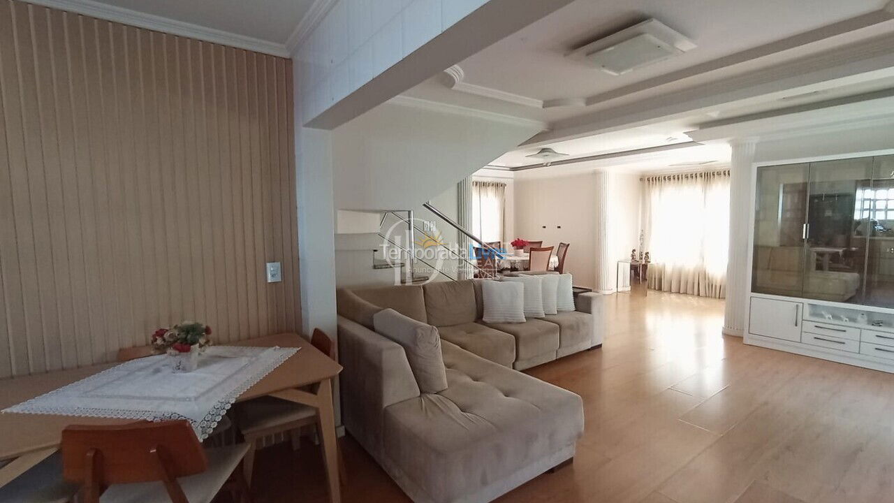 Casa para aluguel de temporada em 