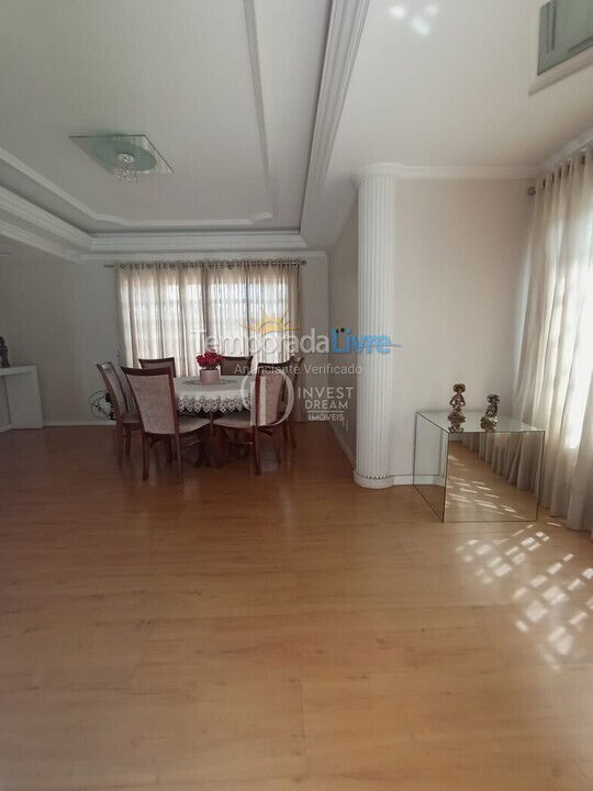 Casa para aluguel de temporada em 