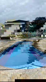 Charmoso duplex com 2 suites, 100 metros da praia em Canasvieiras