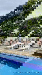 Charmoso duplex com 2 suites, 100 metros da praia em Canasvieiras