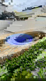 Charmoso duplex com 2 suites, 100 metros da praia em Canasvieiras