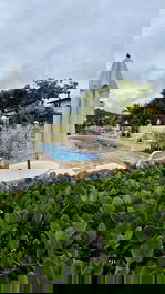 Charmoso duplex com 2 suites, 100 metros da praia em Canasvieiras