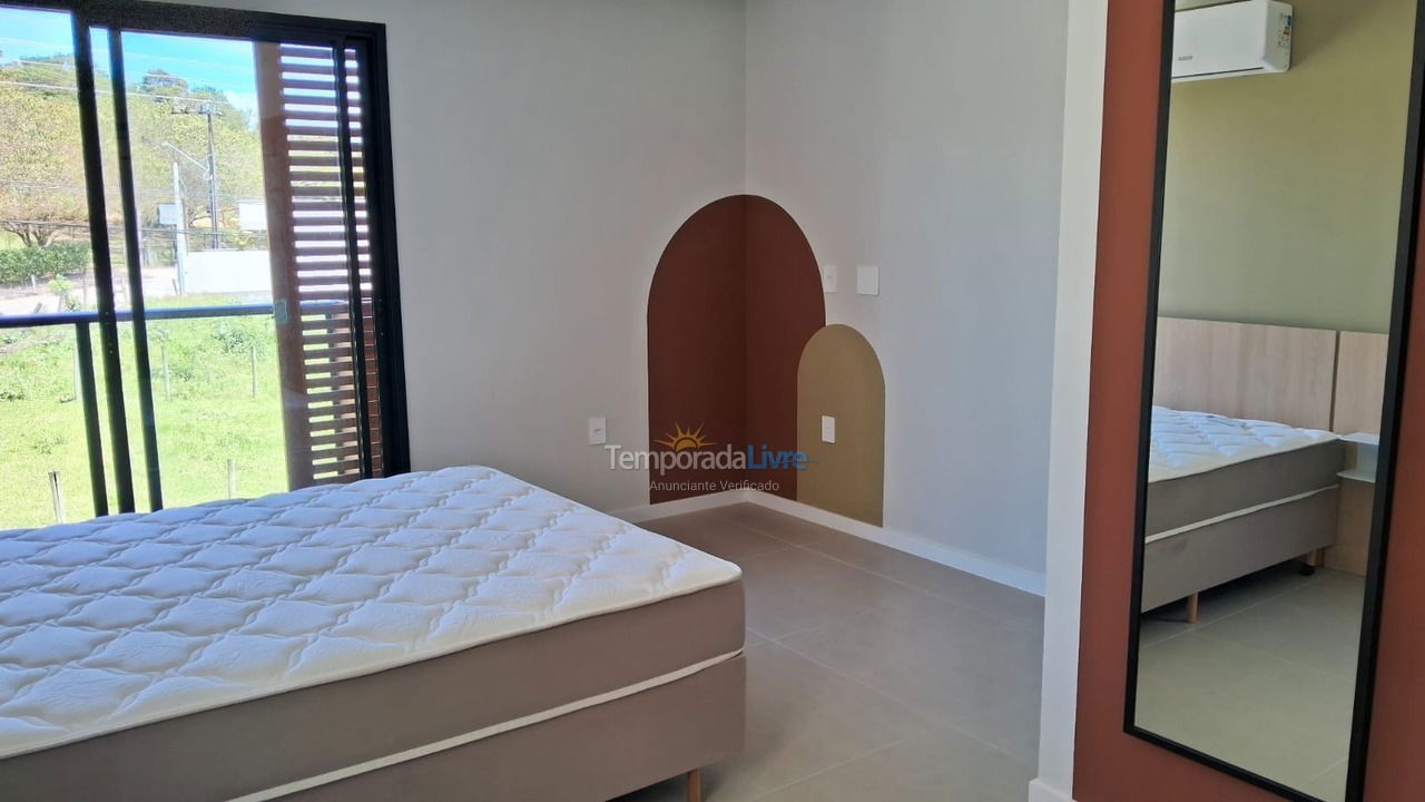 Casa para aluguel de temporada em Imbituba (Praia da Rosa)