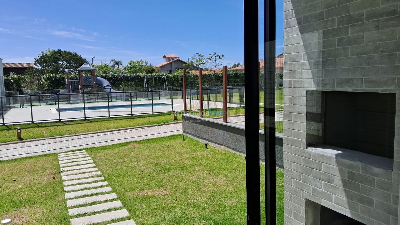 Casa para aluguel de temporada em Imbituba (Praia da Rosa)