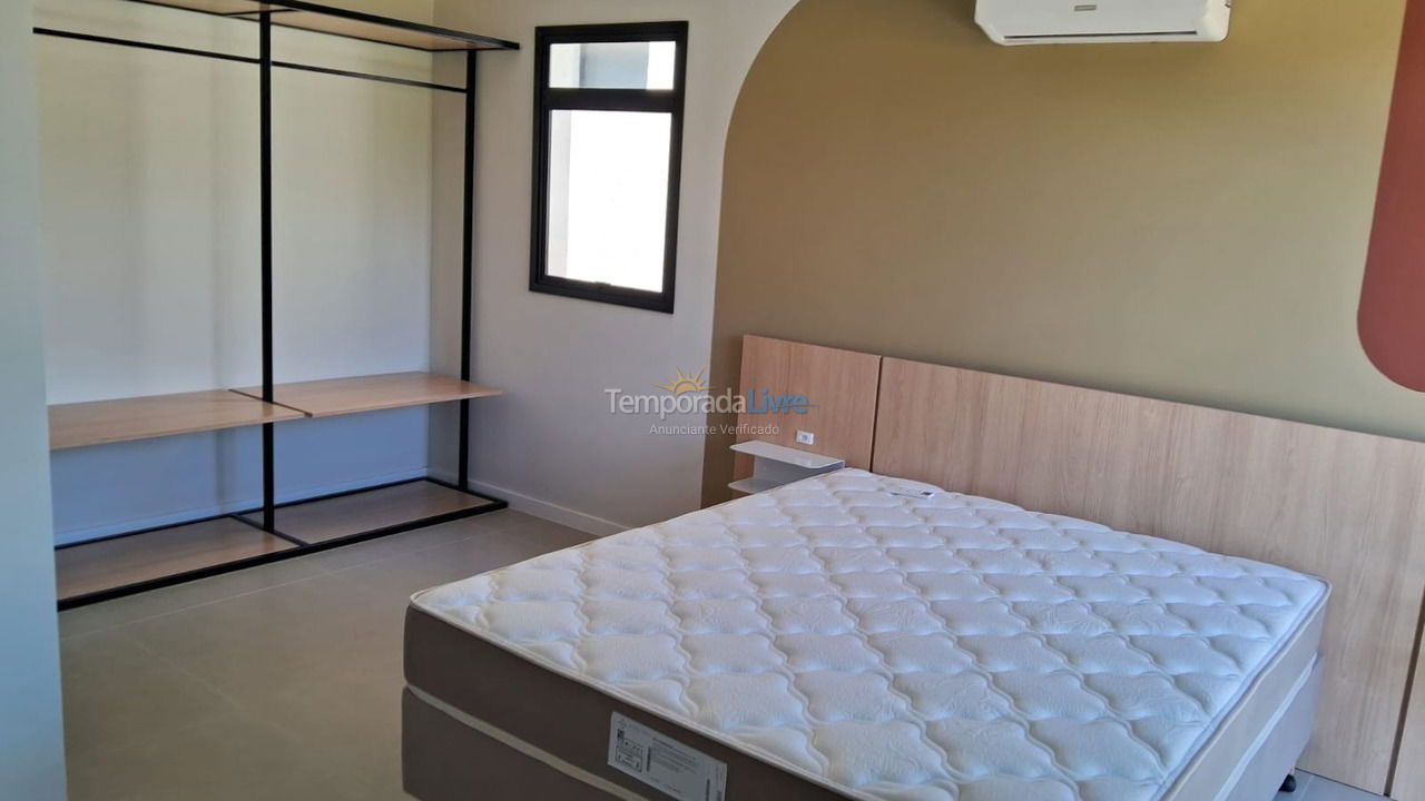 Casa para aluguel de temporada em Imbituba (Praia da Rosa)