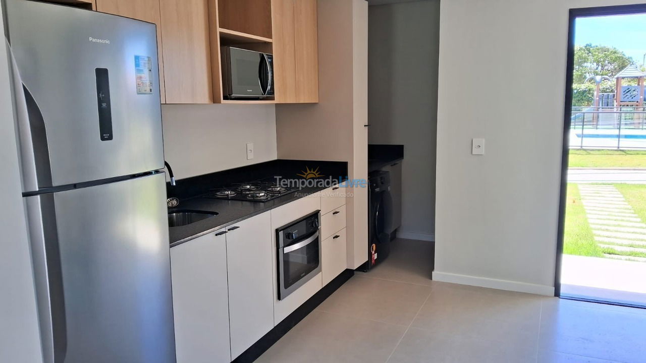 Casa para aluguel de temporada em Imbituba (Praia da Rosa)