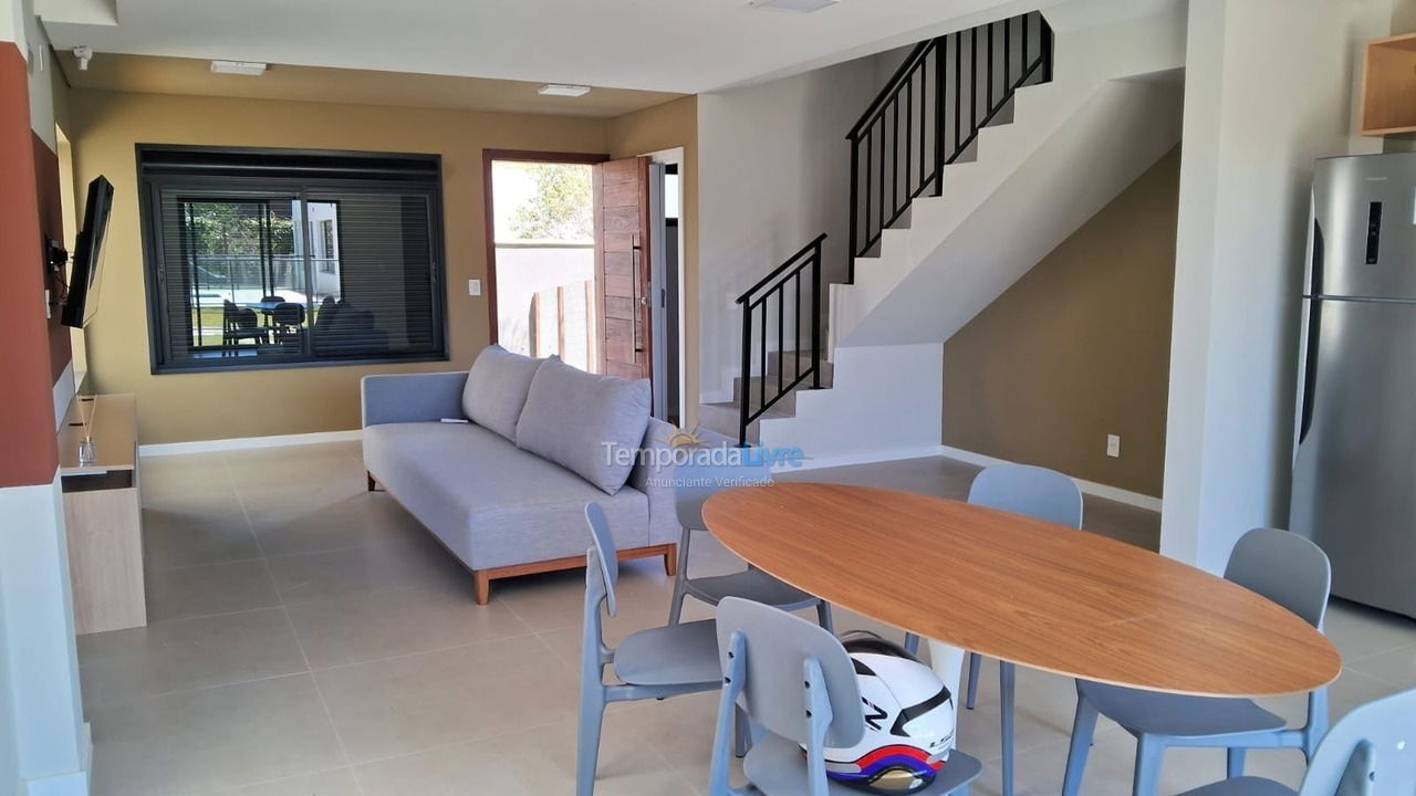 Casa para aluguel de temporada em Imbituba (Praia da Rosa)