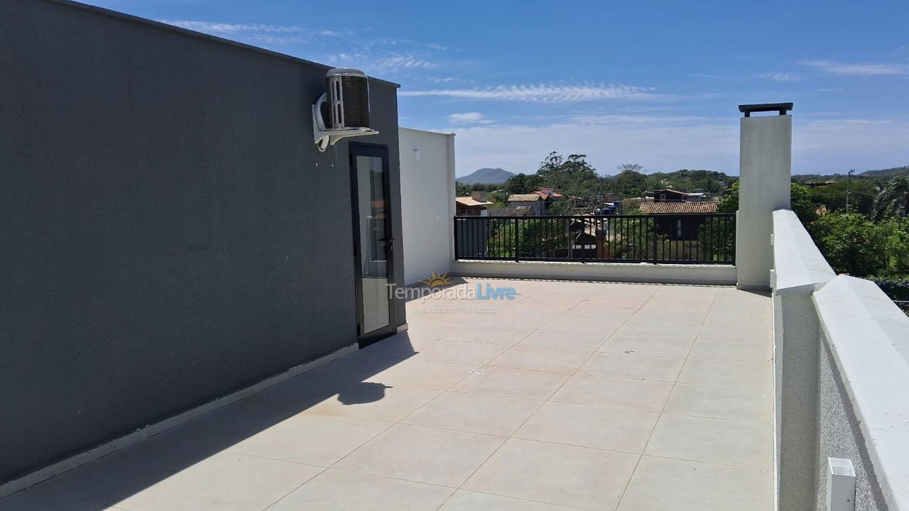 Casa para aluguel de temporada em Imbituba (Praia da Rosa)