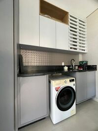 House for seasonal rental with 3 suites and barbecue.