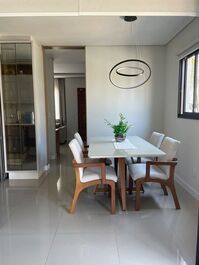 House for seasonal rental with 3 suites and barbecue.