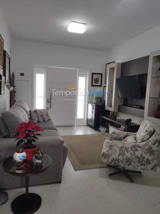 House for vacation rental in Bombinhas (Praia de Zimbros)