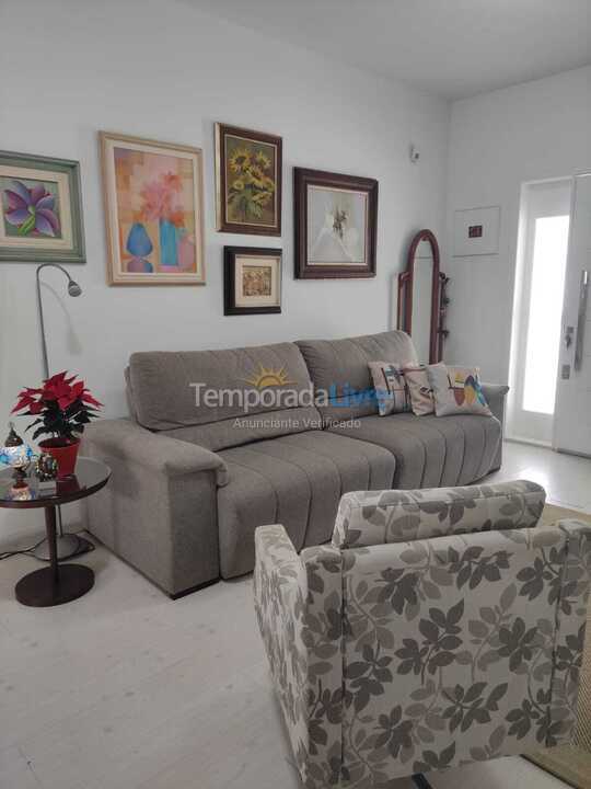 House for vacation rental in Bombinhas (Praia de Zimbros)