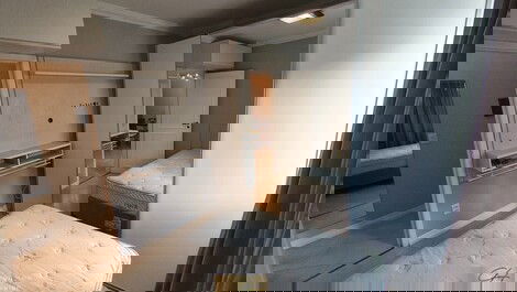 One-bedroom apartment for rent, one block from the beach, Balneario Camboriu city center.