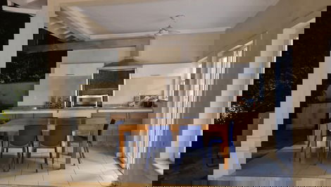 Maresias house closed condominium 50 meters from the beach