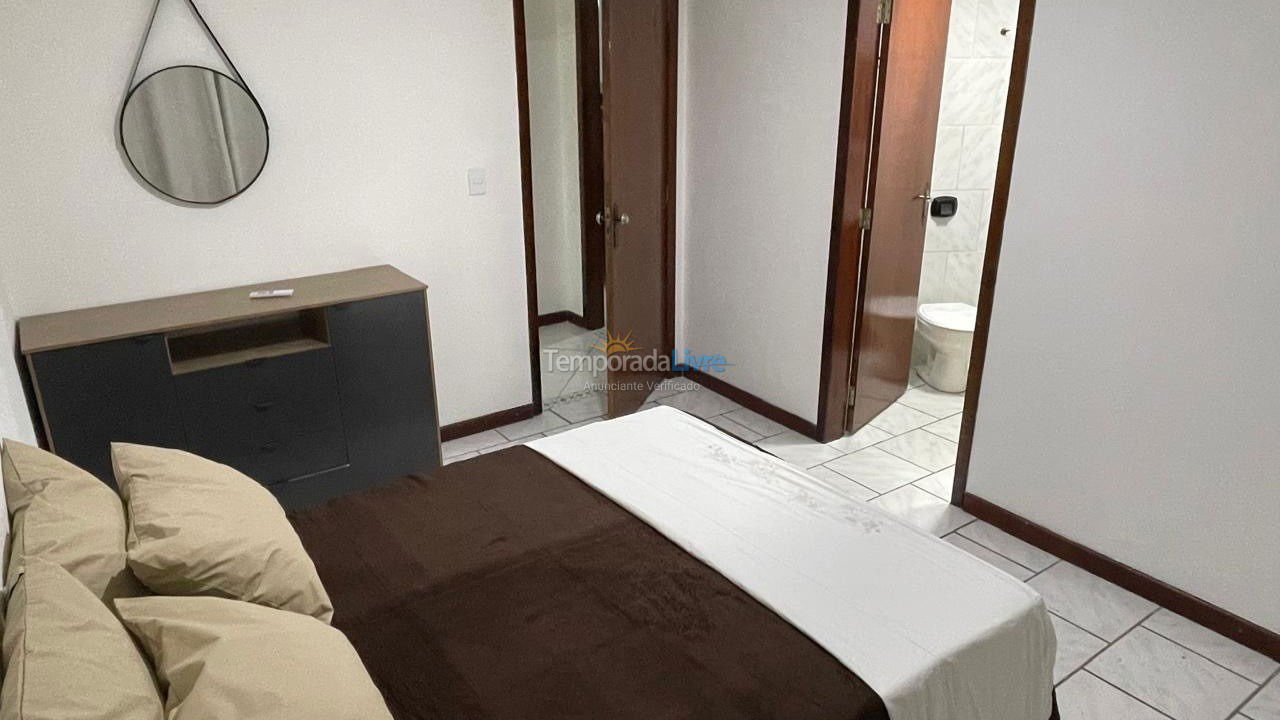 Apartamento para aluguel de temporada em Itapema (Canto da Praia)