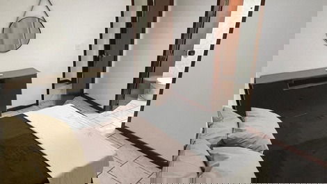 Apartamento todo reformado a 50 metros da praia