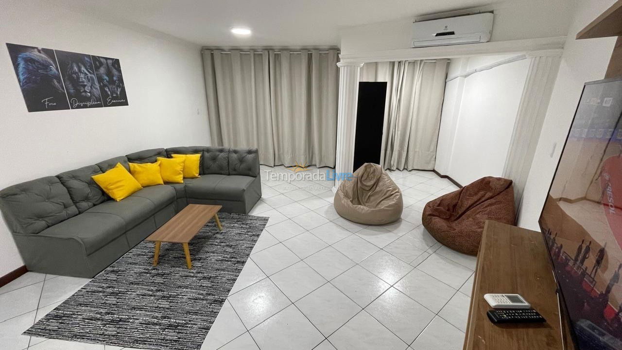 Apartamento para aluguel de temporada em Itapema (Canto da Praia)