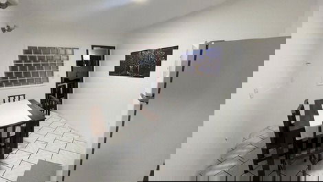 Apartamento todo reformado a 50 metros da praia