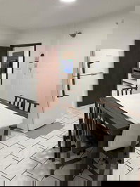 Apartamento todo reformado a 50 metros da praia