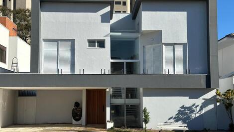 Hermosa casa a 150 m de la playa, 16 personas, Riviera São Lourenço - Bertioga