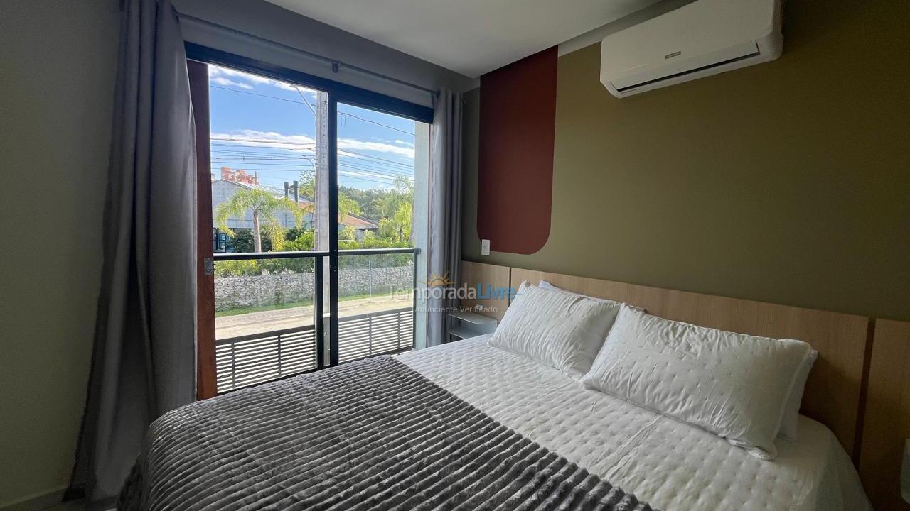 Casa para aluguel de temporada em Imbituba (Praia do Rosa)