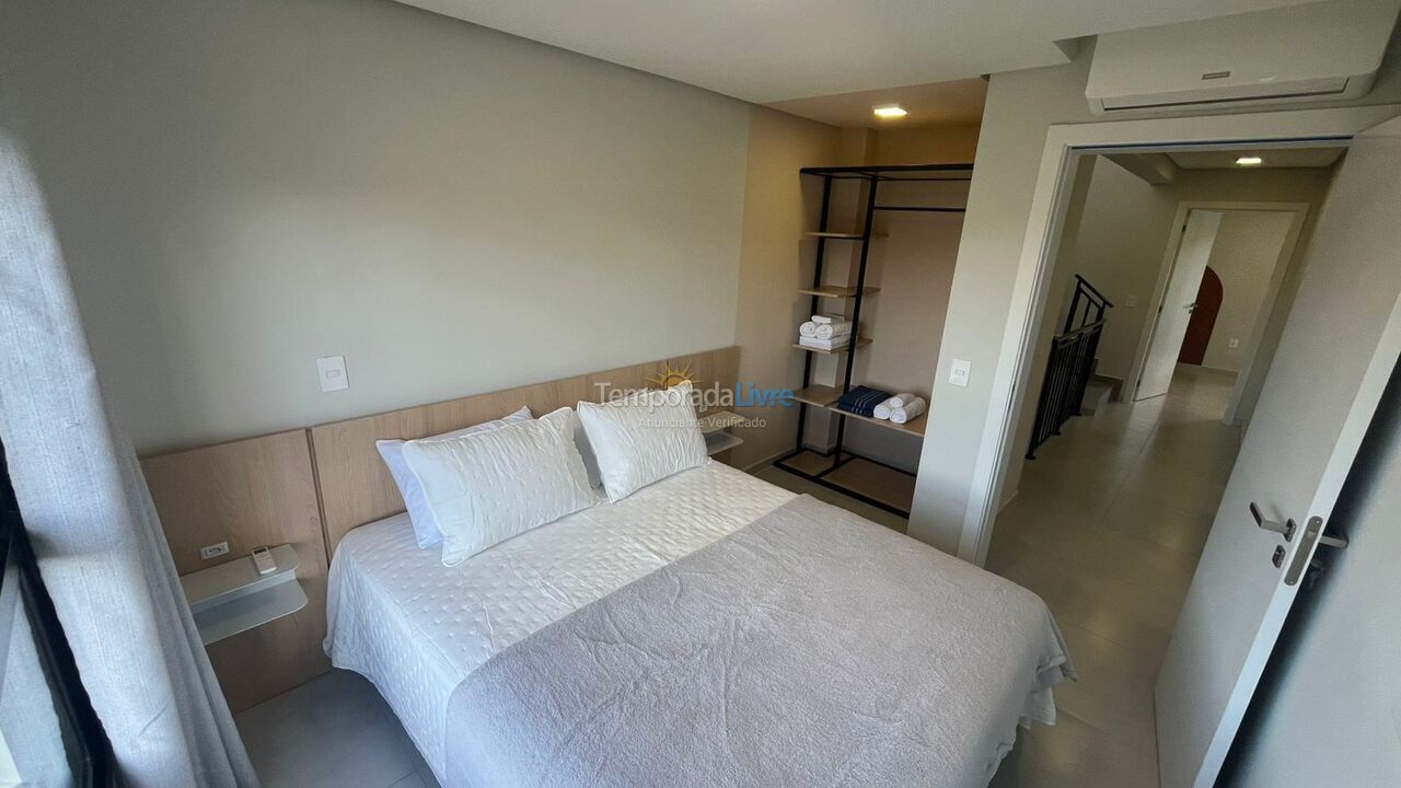 Casa para aluguel de temporada em Imbituba (Praia do Rosa)