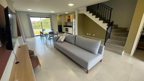 Casa em Condomínio para Aluguel de Temporada na Praia do Rosa