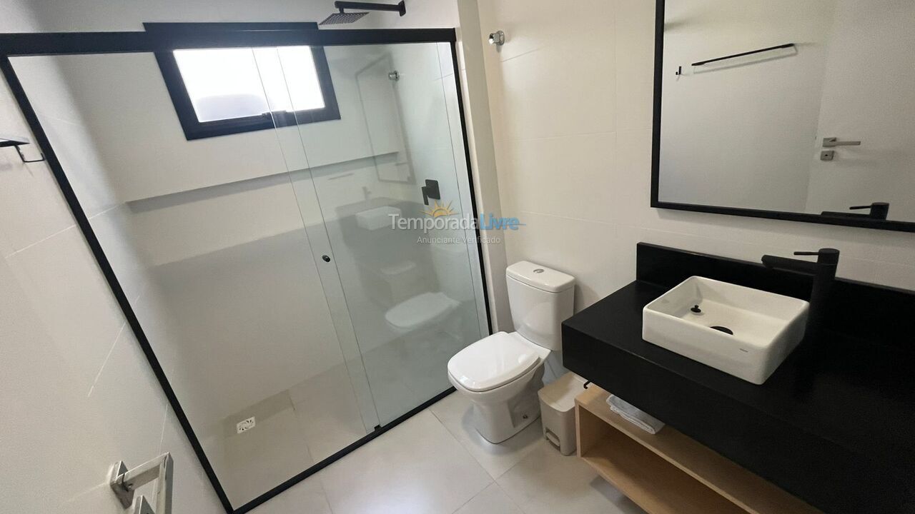 Casa para aluguel de temporada em Imbituba (Praia do Rosa)