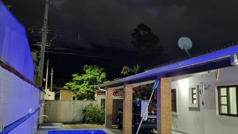 Casa bem ótima localização, situada entre o mar e as montanhas