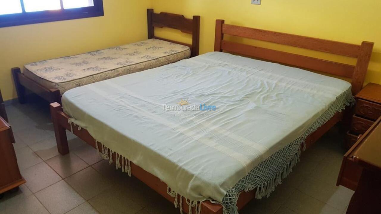 Casa para aluguel de temporada em Caraguatatuba (Massaguaçu)