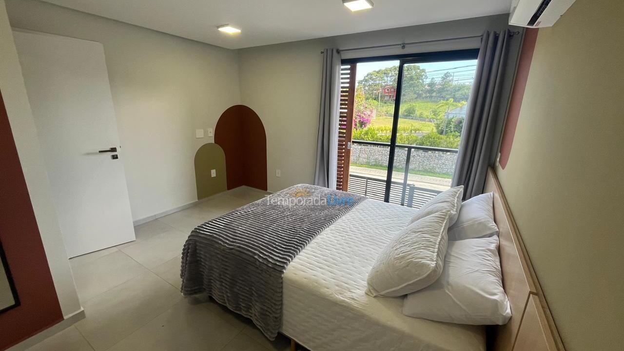 Casa para aluguel de temporada em Imbituba (Praia do Rosa)