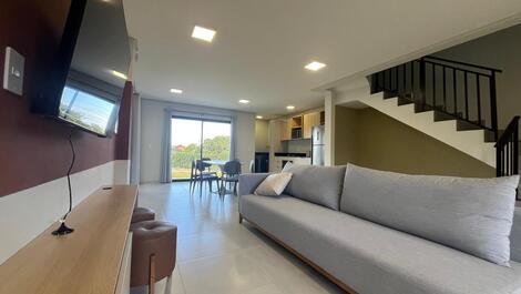 Casa em Condomínio para Aluguel de Temporada na Praia do Rosa