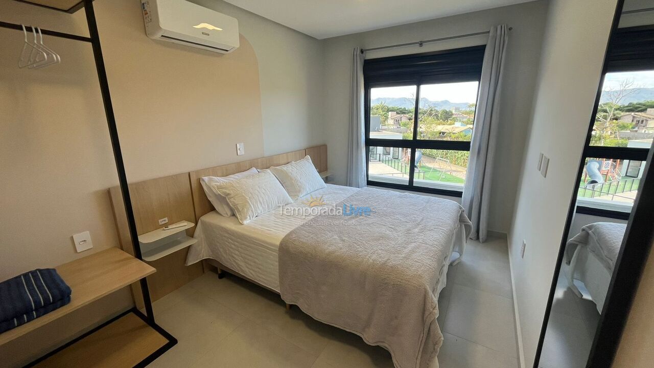 Casa para aluguel de temporada em Imbituba (Praia do Rosa)