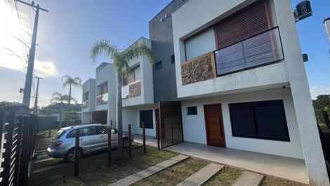 Casa para alugar em Imbituba - Praia do Rosa