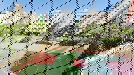 Enseada 2 bedrooms, 1 suite, balcony with screens, 1 parking space, beach service